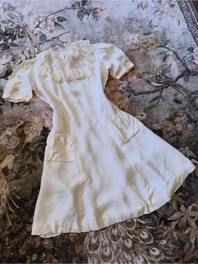 Vintage 1940s Cream Lace-Trim Dress